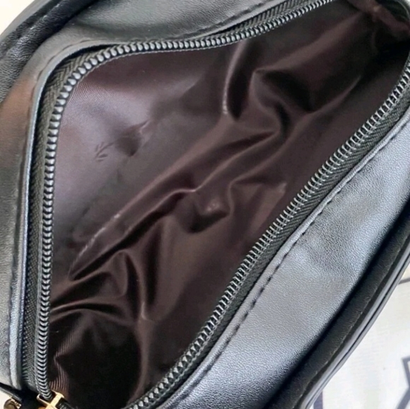 Game Controller Crossbag - Picture 6 of 8